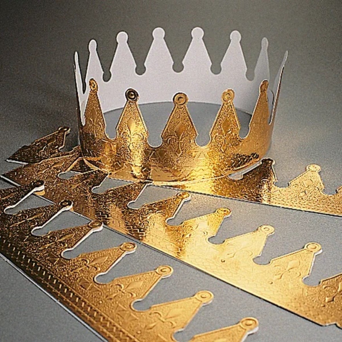 Couronne en papier dorée - Fêtes des Rois