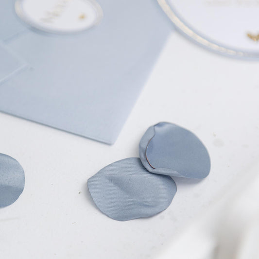 Pétales en satin Ivoire, Bleu et Bleu Orage (60pcs)
