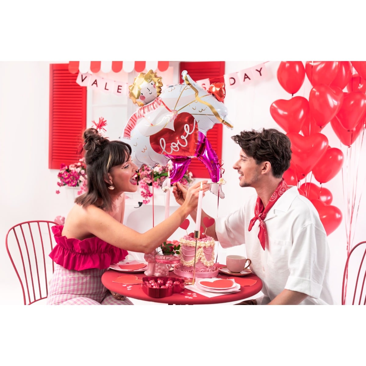Confettis cœurs rouge en papier