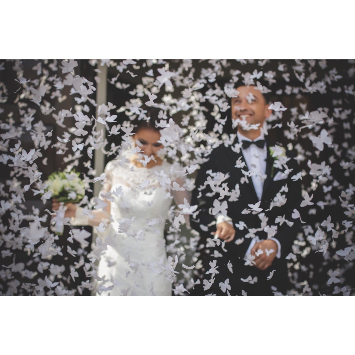Canon à Confettis Papillons blanc - 40cm