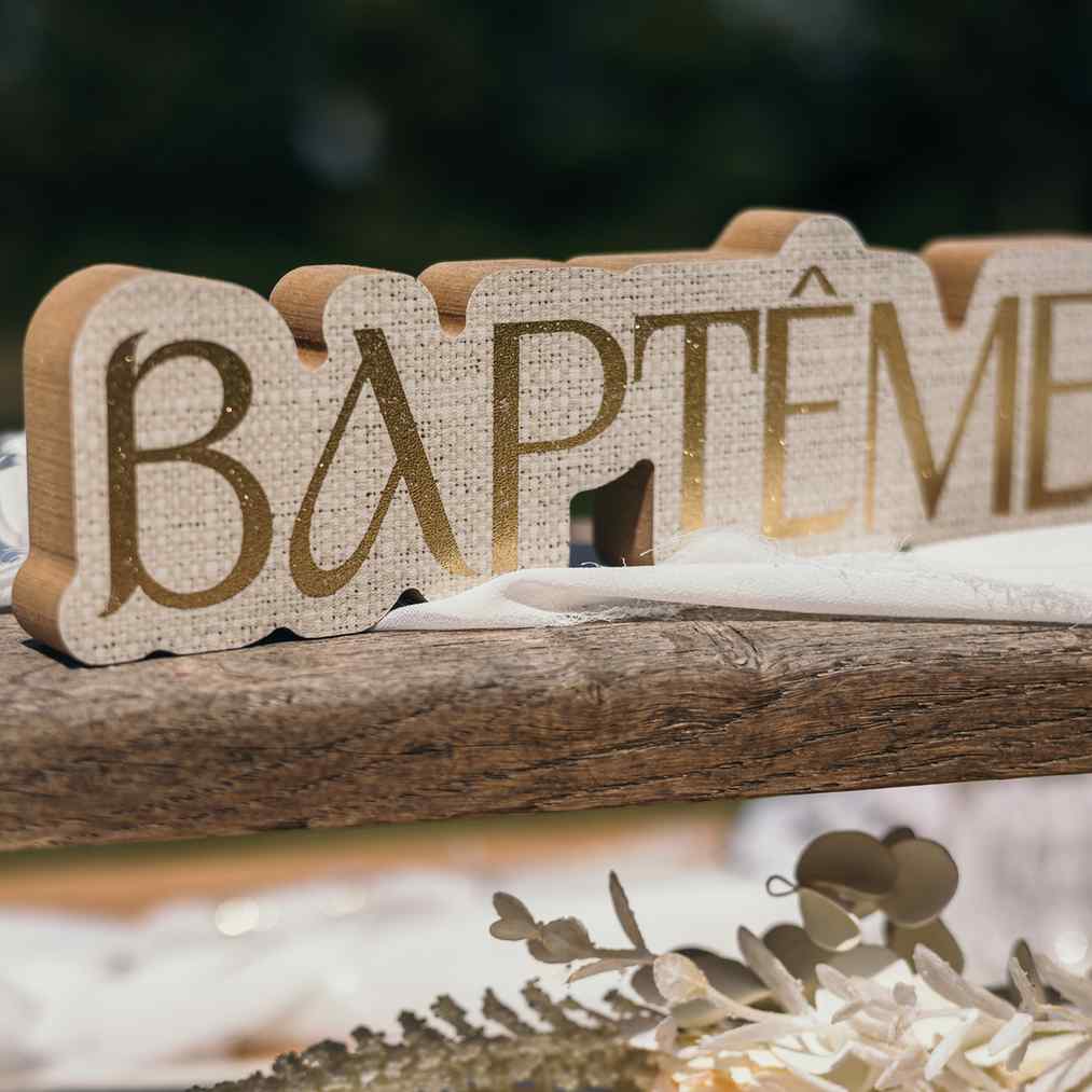 Décoration Baptême en bois Effet Lin et Or (24x7cm)