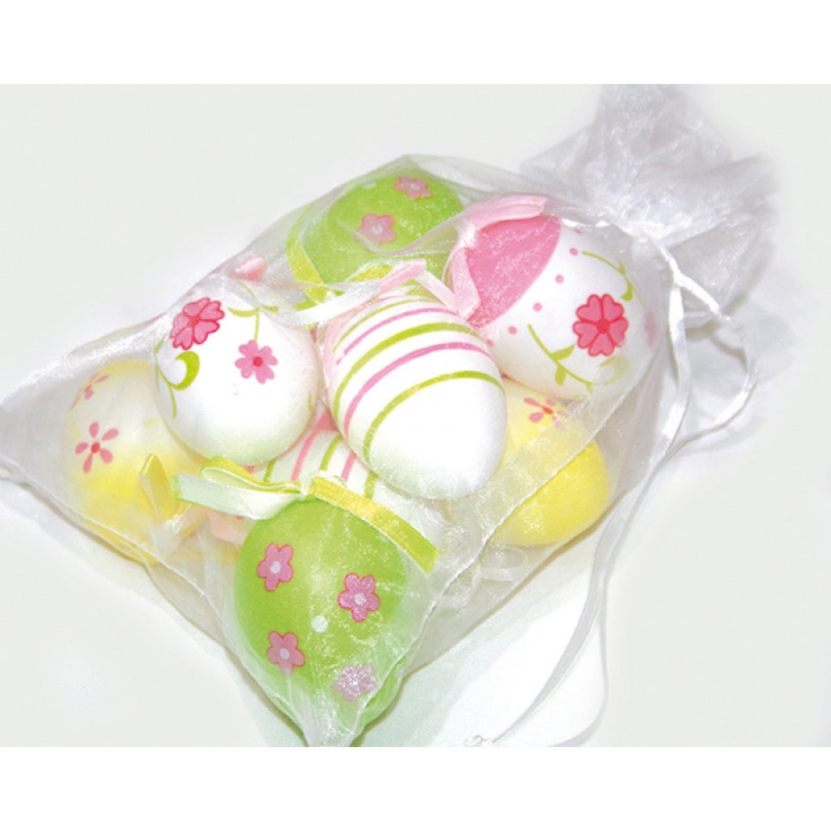 Oeufs de Pâques avec motifs