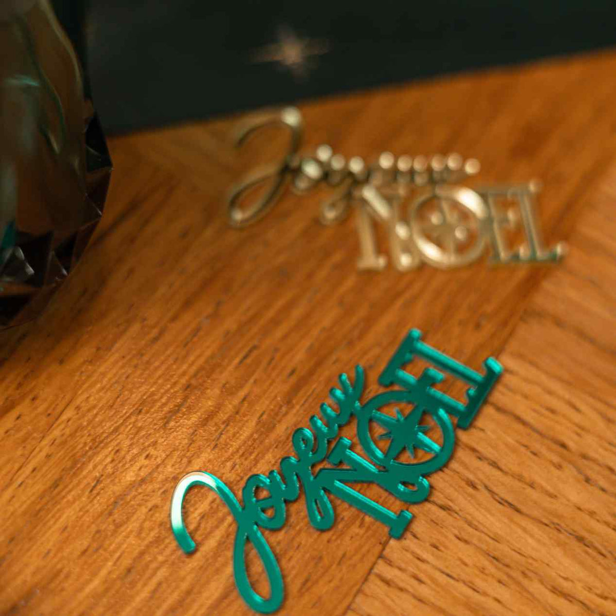 Confettis "Joyeux Noël" en plexi - Vert et Or (10pcs)