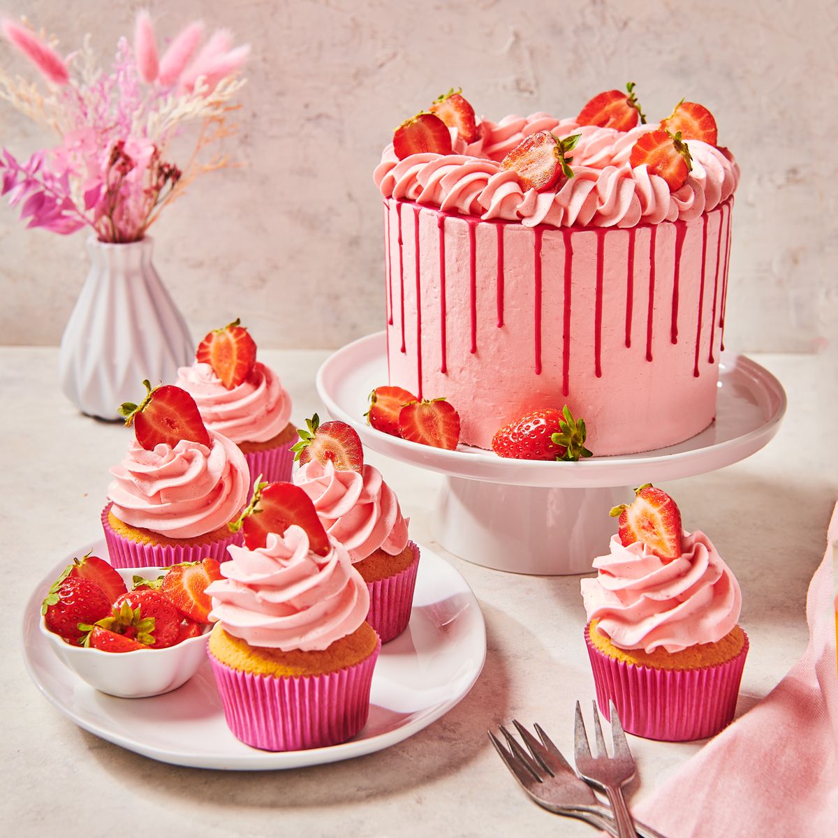 FunCakes Préparation pour Enchanted Cream® fraise (900g)