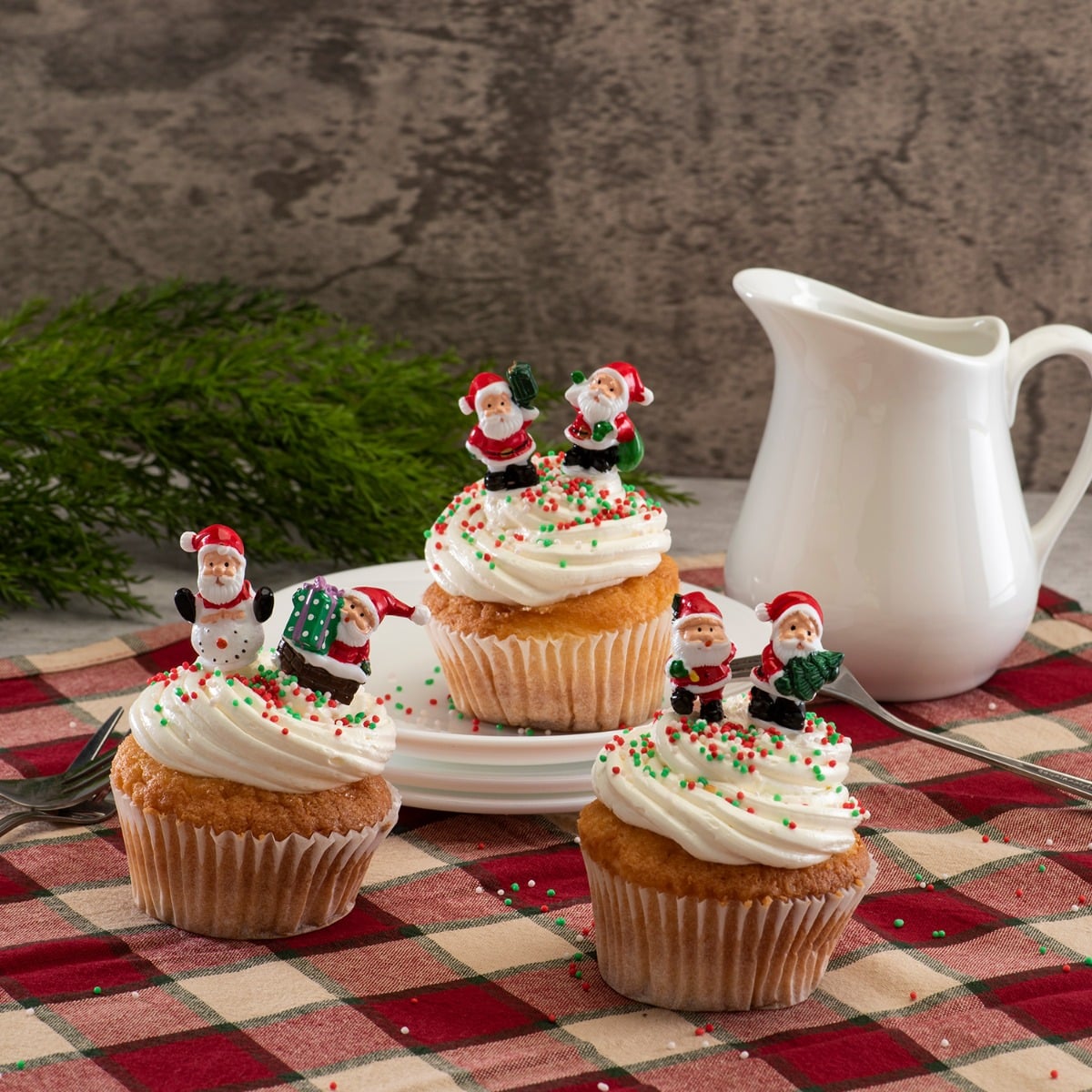 Figurines plastique - Père Noël 3cm (8pcs)