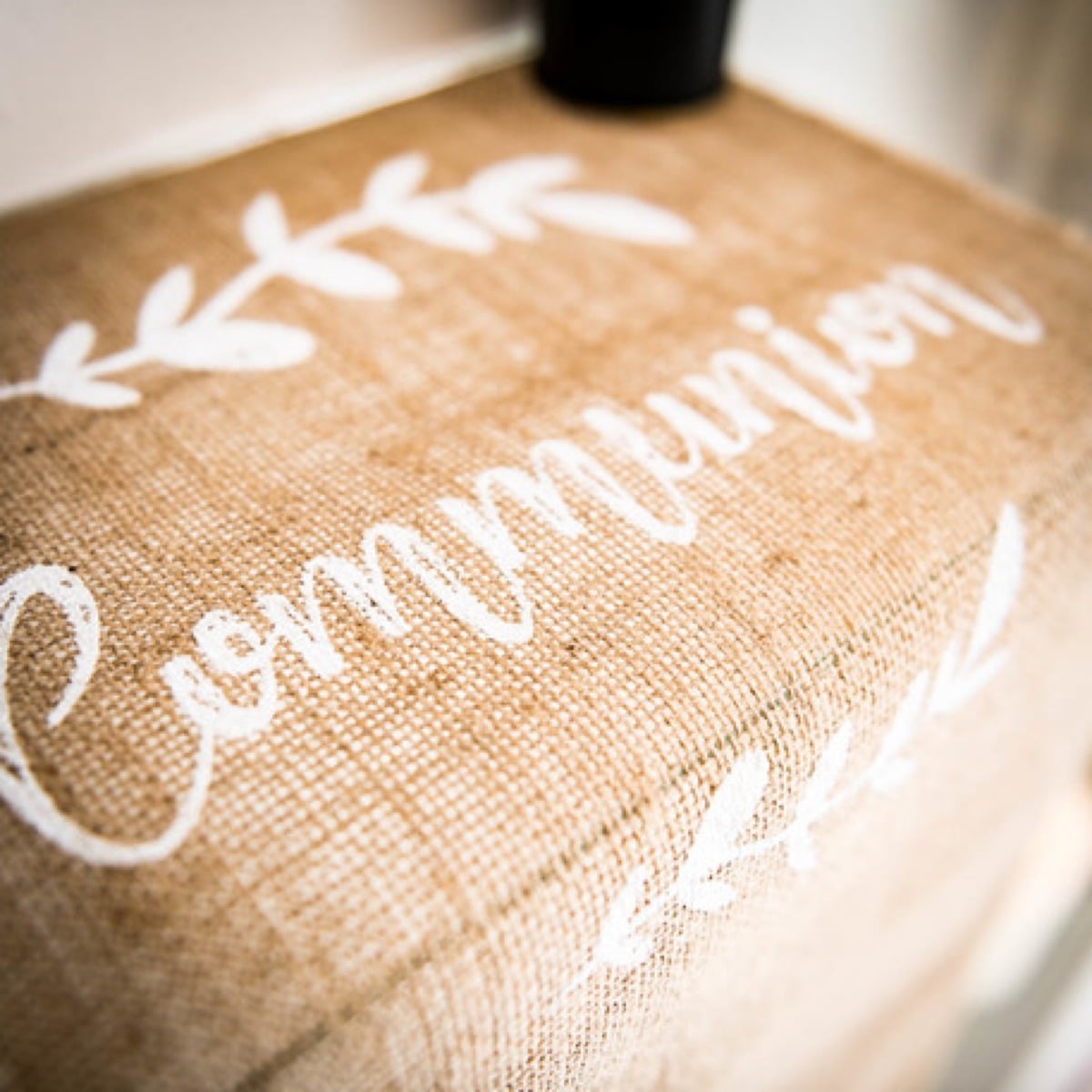 Chemin de table en jute - Communion (5m)