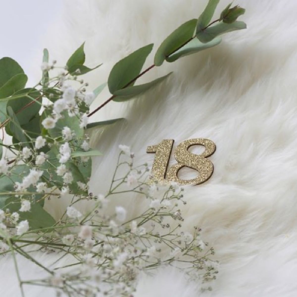 Décorations 18 en bois doré