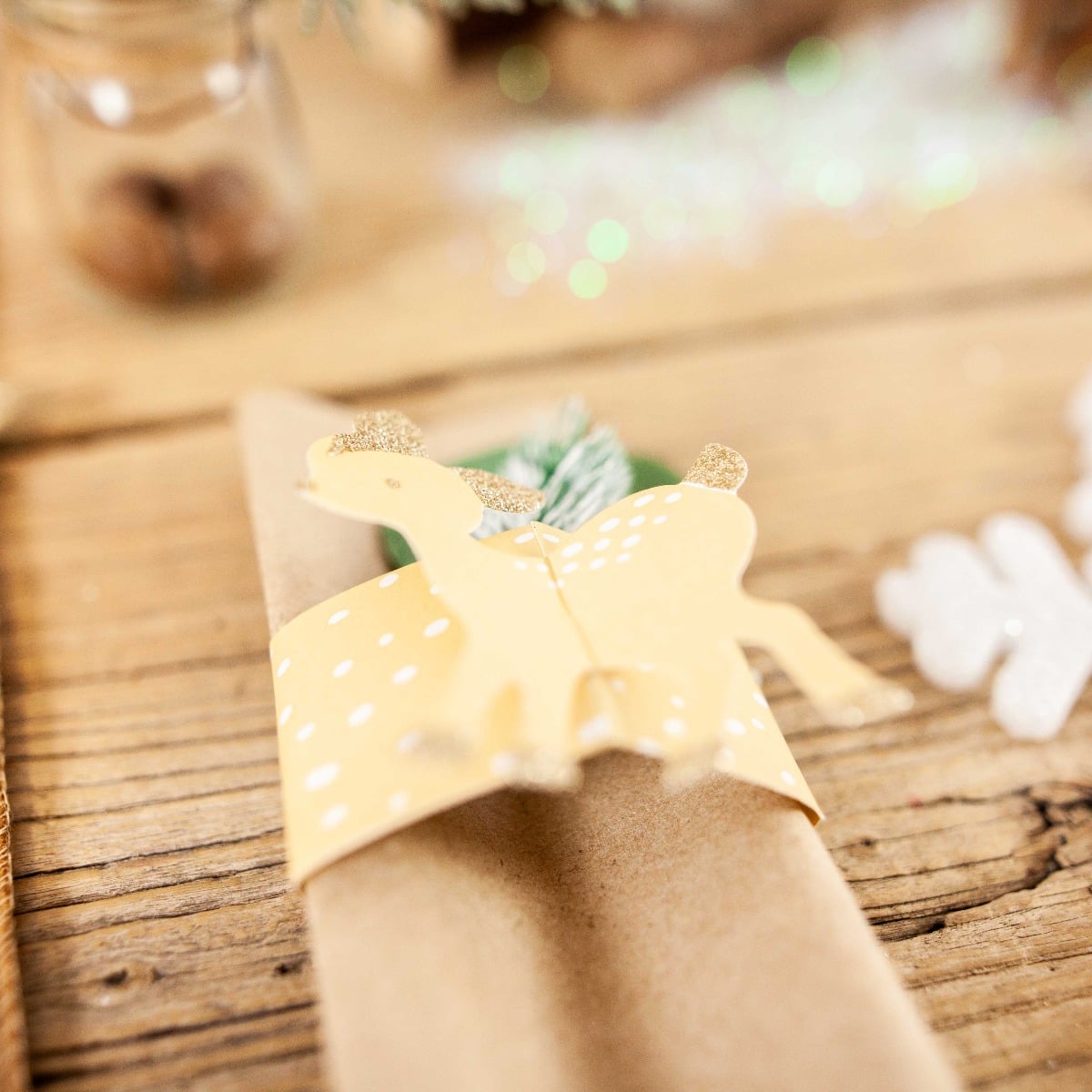 Bougie Ourson avec son bonnet doré (4.5cm)