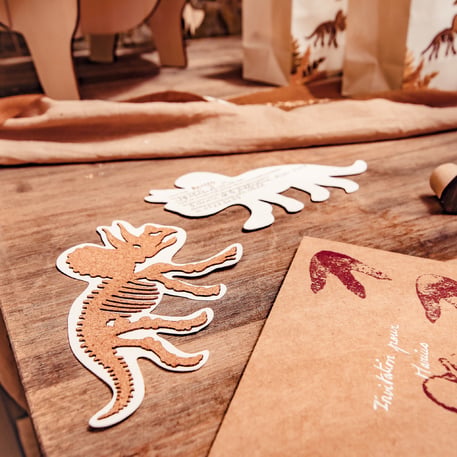 Invitations Dinosaure en liège (4pcs)