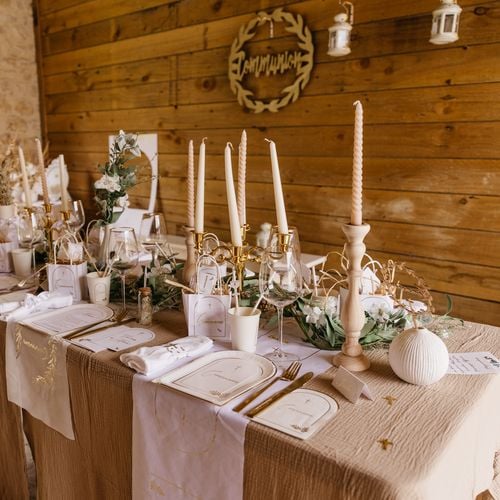 Chemin de table Communion avec Feuilles dorées