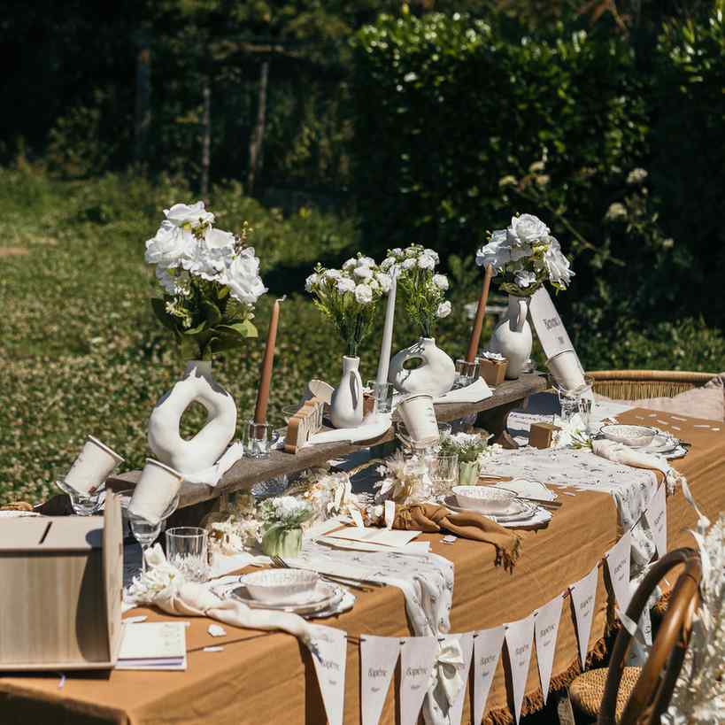 Chemin de table Communion avec Feuilles dorées