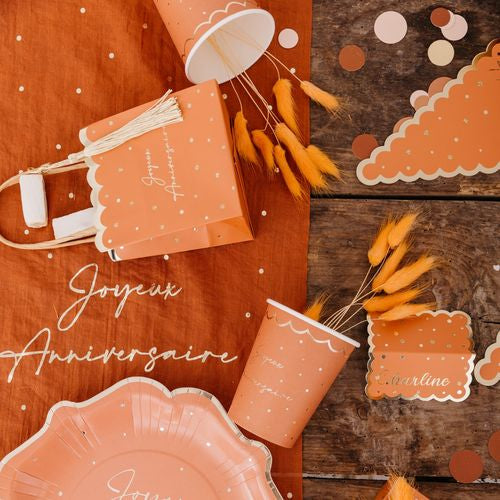 Chemin de table Joyeux Anniversaire mousseline terracotta et pois or (28 cm x 5 m)