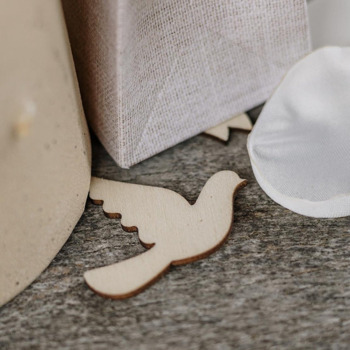 Confettis en bois - Colombes (24pcs)