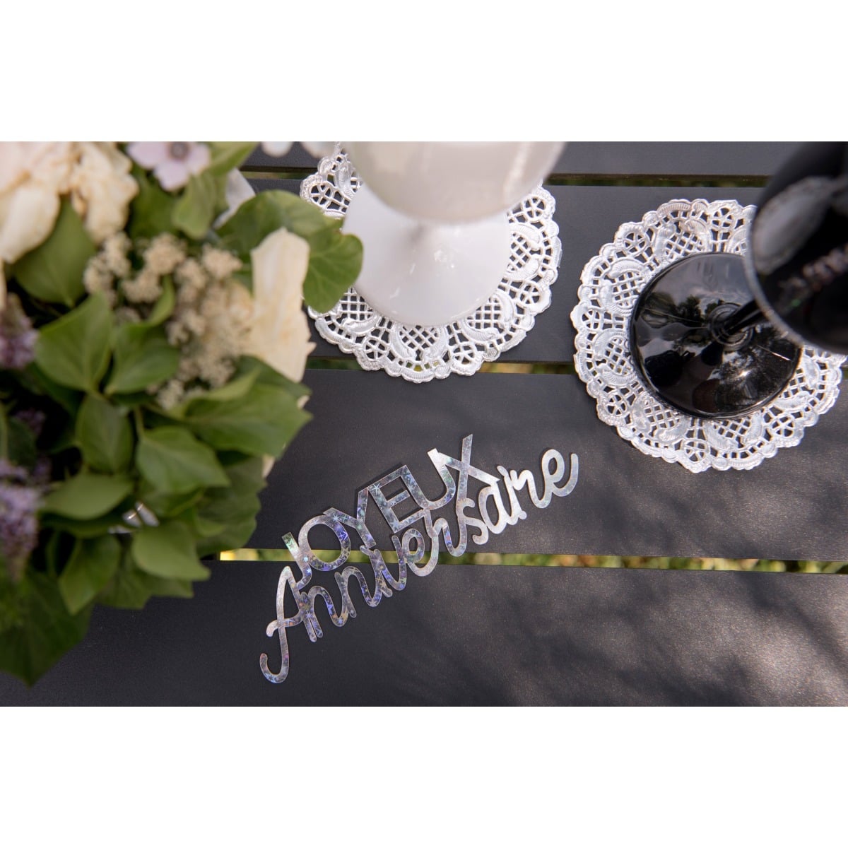 Décos à parsemer Joyeux Anniversaire Argent (2pcs)