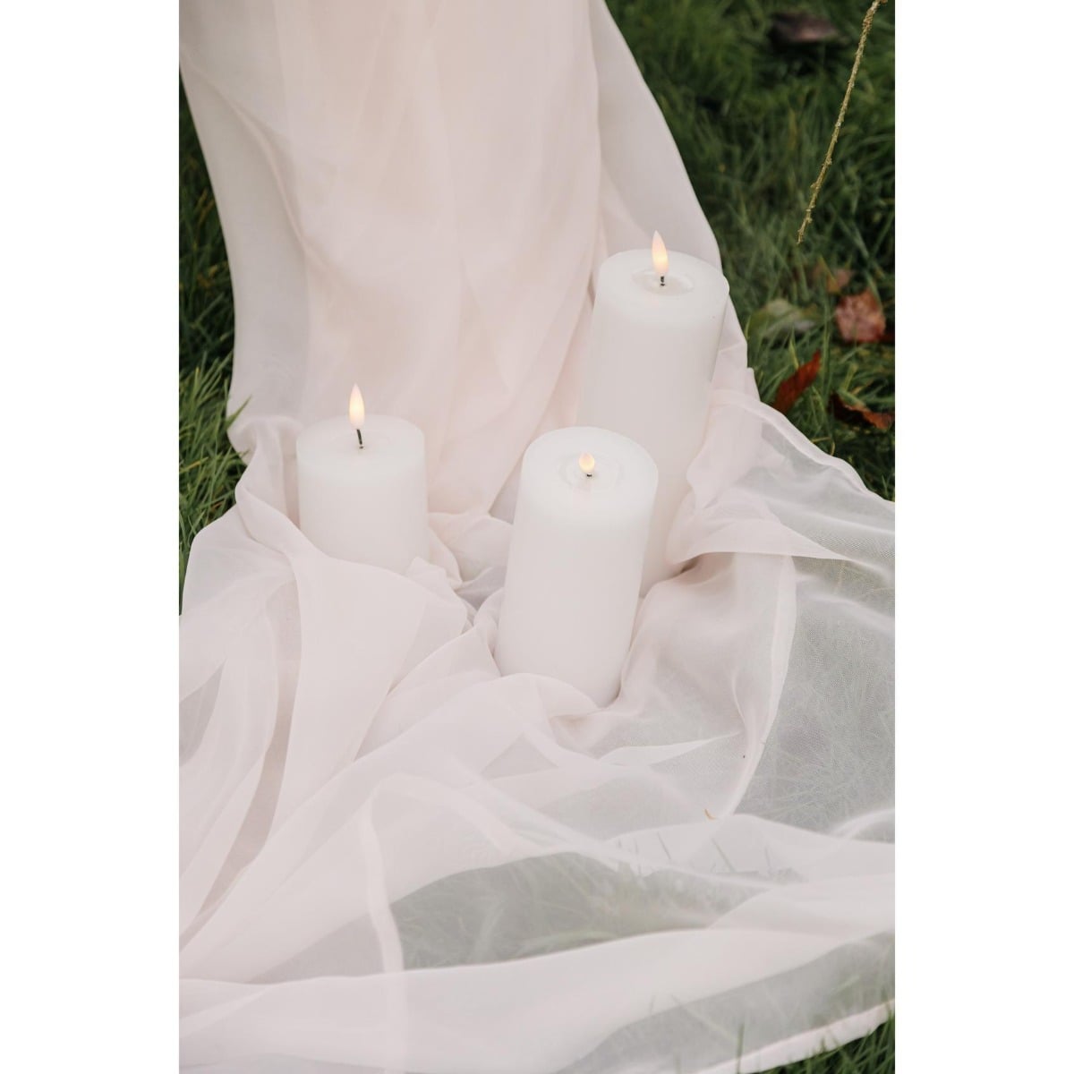 Bougie LED Cylindrique en Cire Blanc Finition Glossy 15x7cm