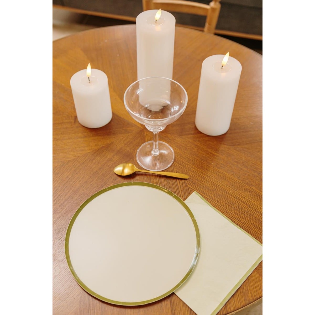 Bougie LED Cylindrique en Cire Blanc Finition Glossy 15x7cm