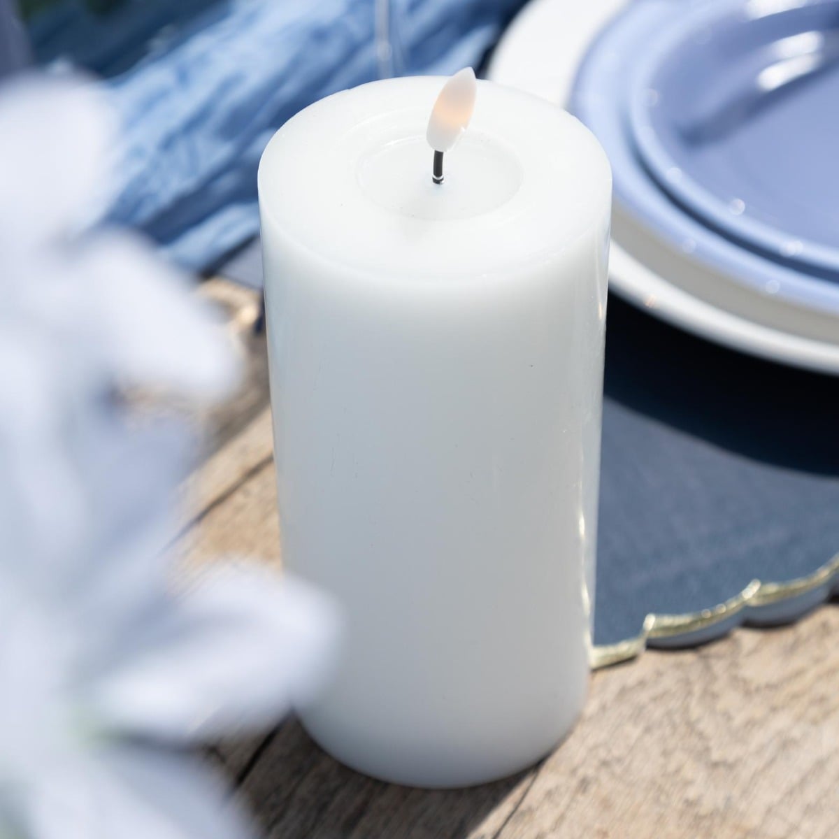 Bougie LED Cylindrique en Cire Blanc Finition Glossy 15x7cm