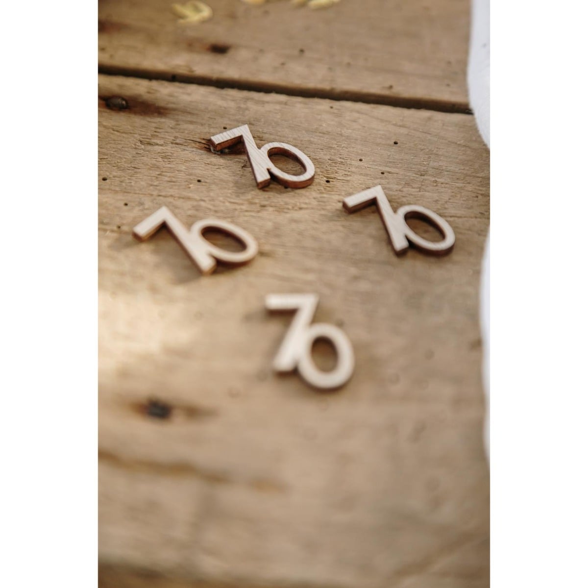 Décorations 70 en bois