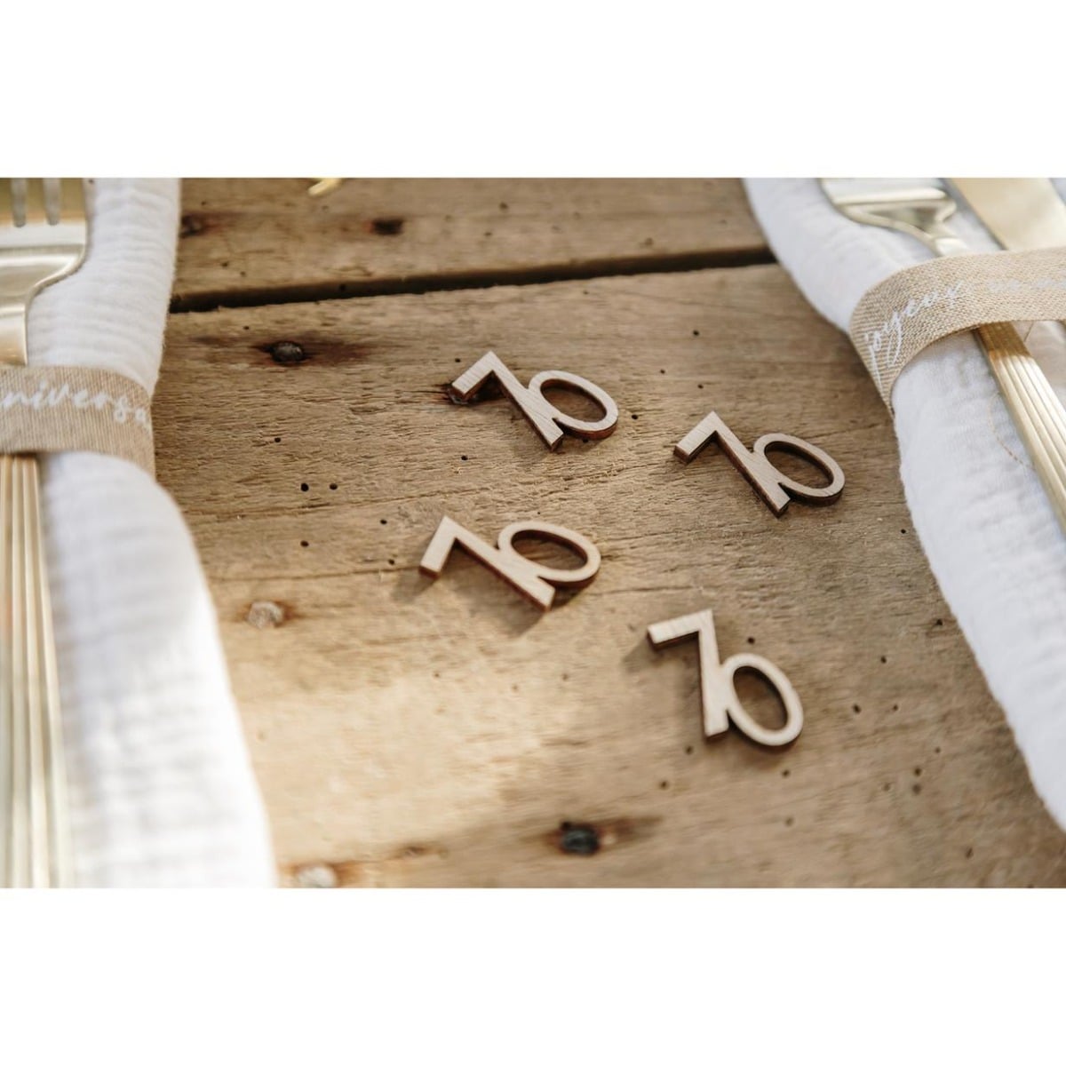 Décorations 70 en bois