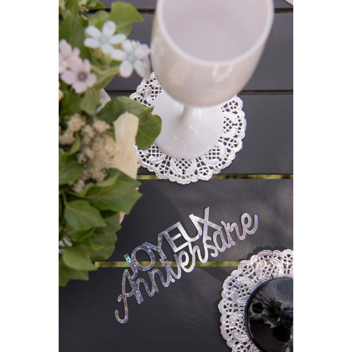 Décos à parsemer Joyeux Anniversaire Argent (2pcs)