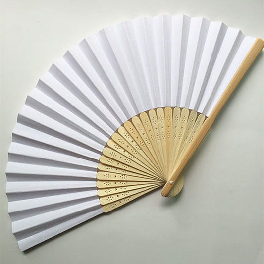 Eventail blanc en bois