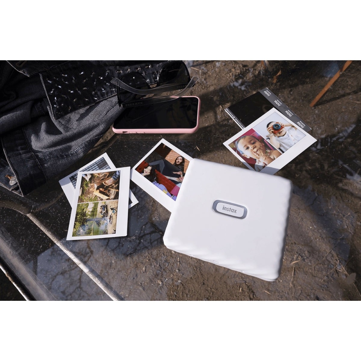 Fujifilm Instax Link Wide Ash White (location)