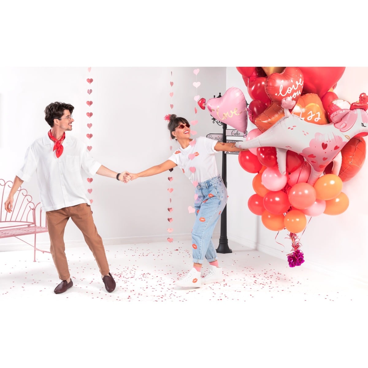 Confettis cœurs rouge en papier