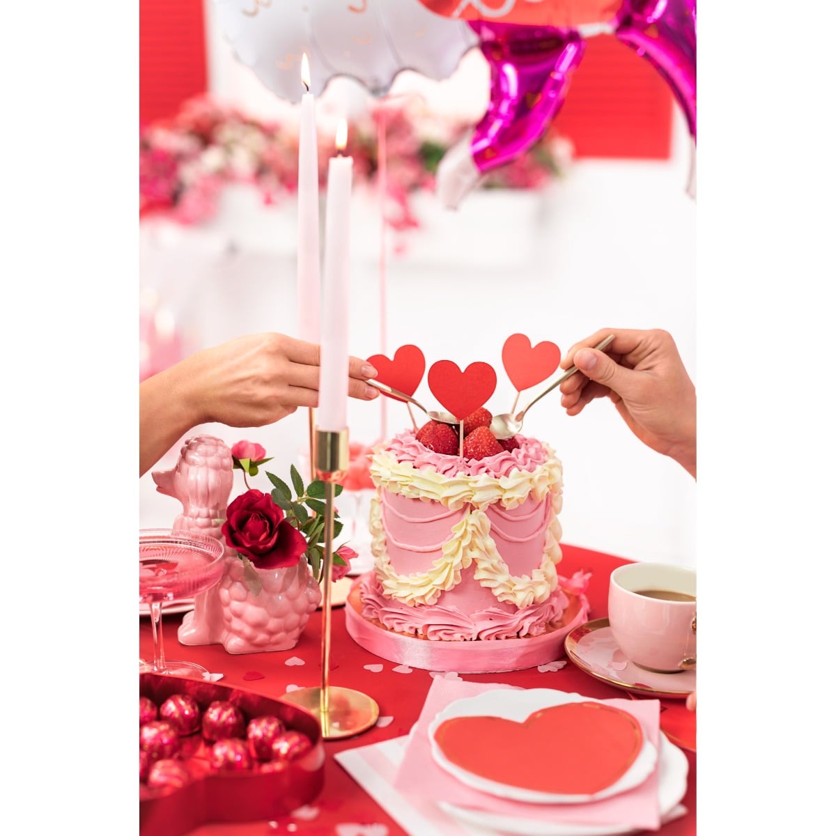 Confettis cœurs rouge en papier