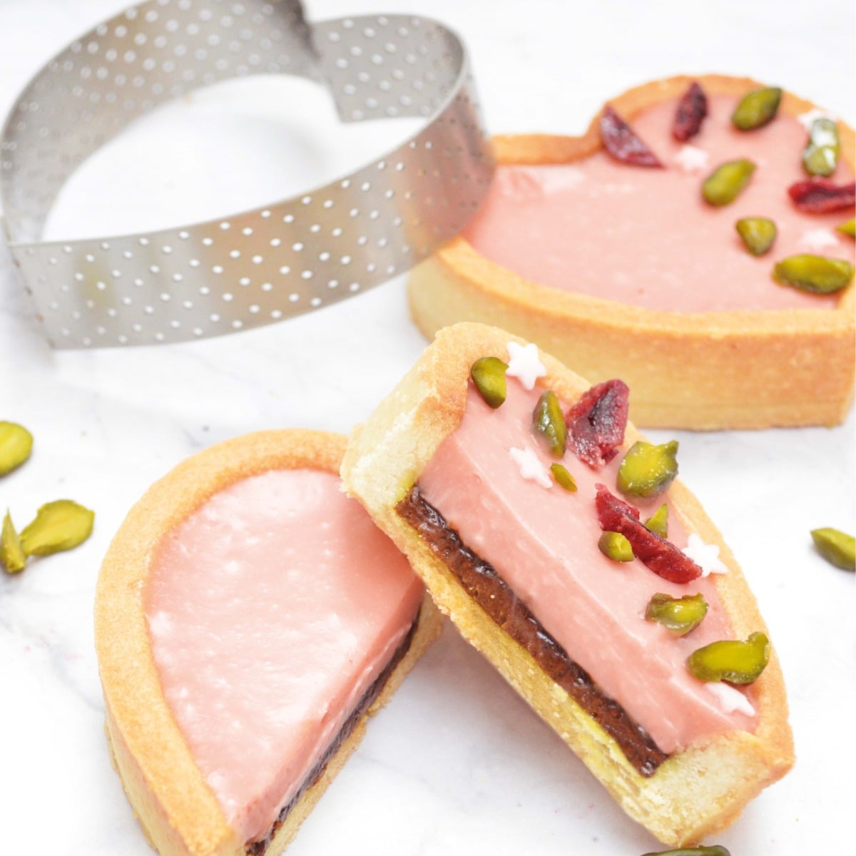 4 Cercles A Tarte Individuels Perfores Coeur 7.5X8Cm
